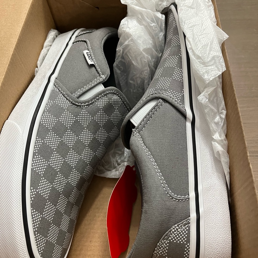 New Vans Asher sneakers size 7.5